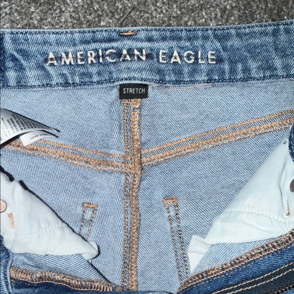 American Eagle Curvy Mom Jean stretch - Picture 2 of 6